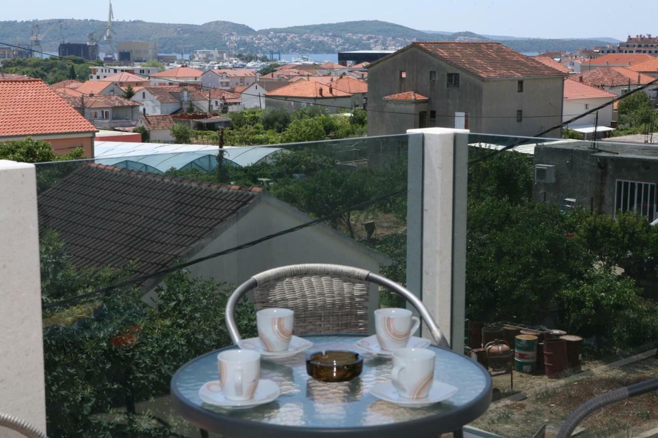 Apartment Jessica Trogir Bagian luar foto